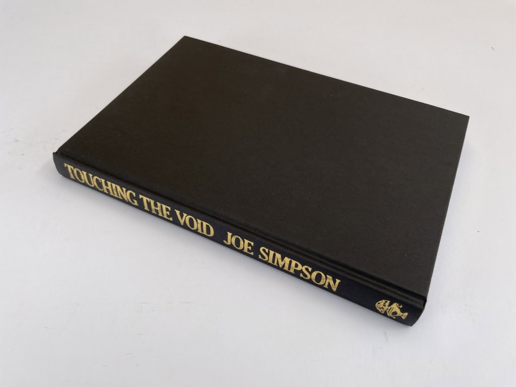 joe simpson touching the void first edition3