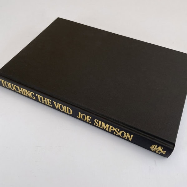 joe simpson touching the void first edition3