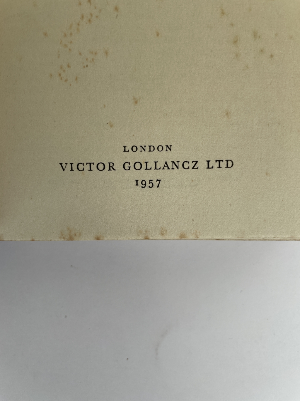 daphne du maurier the scapegoat first 2