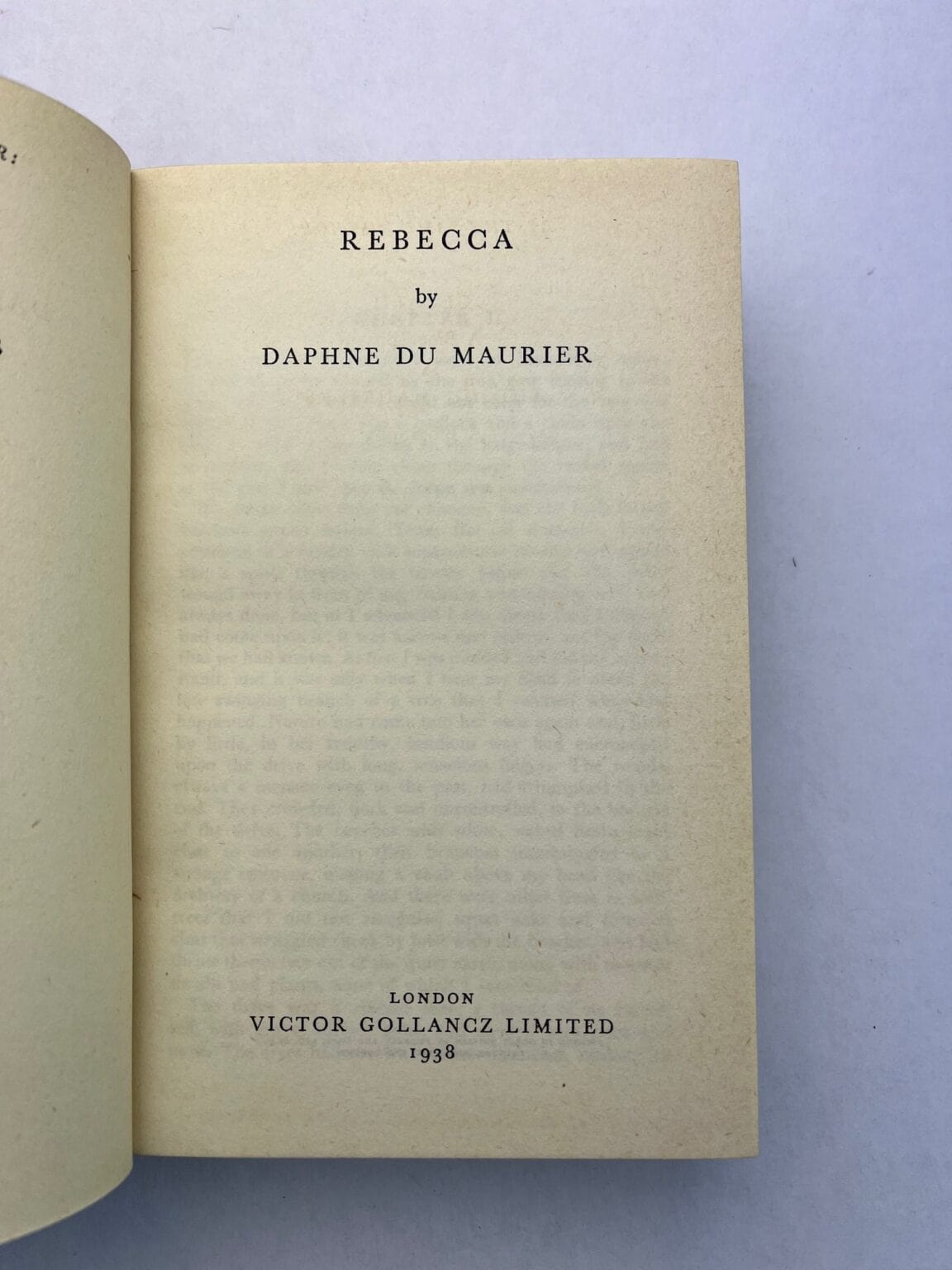 daphne du maurier rebecca first2