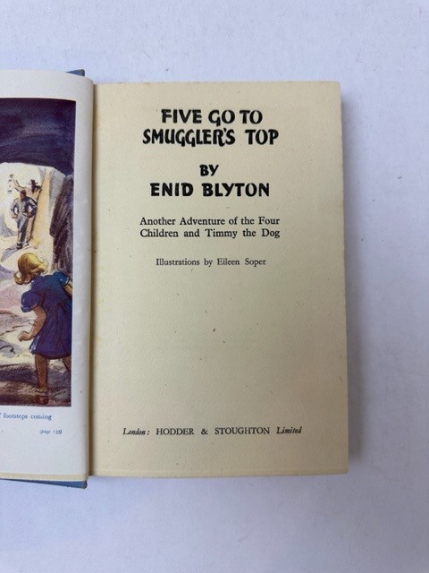 enid blyton five go to smugglers top5