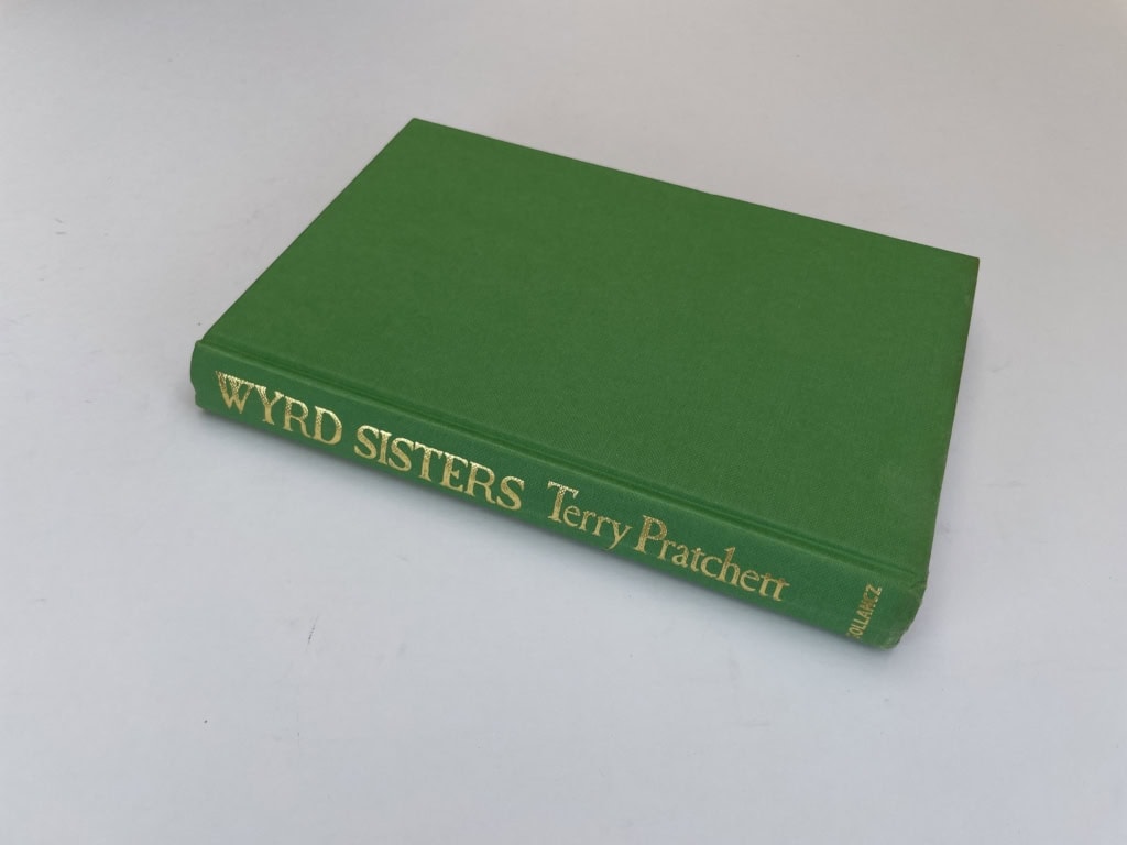 terry pratchett wyrd sisters first ed3