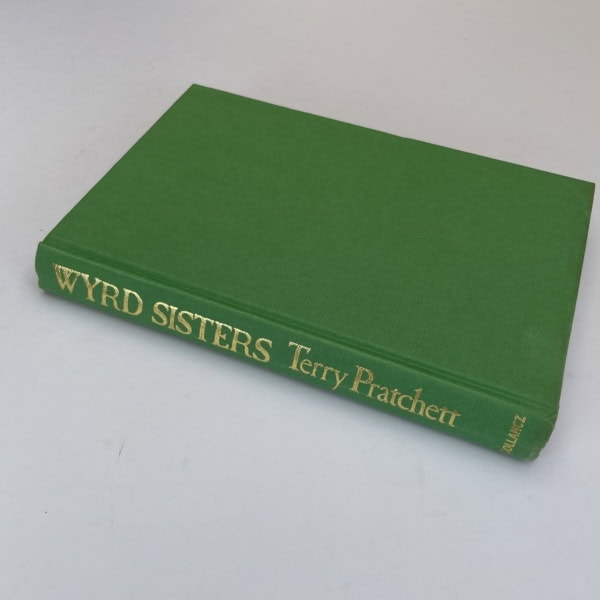 terry pratchett wyrd sisters first ed3