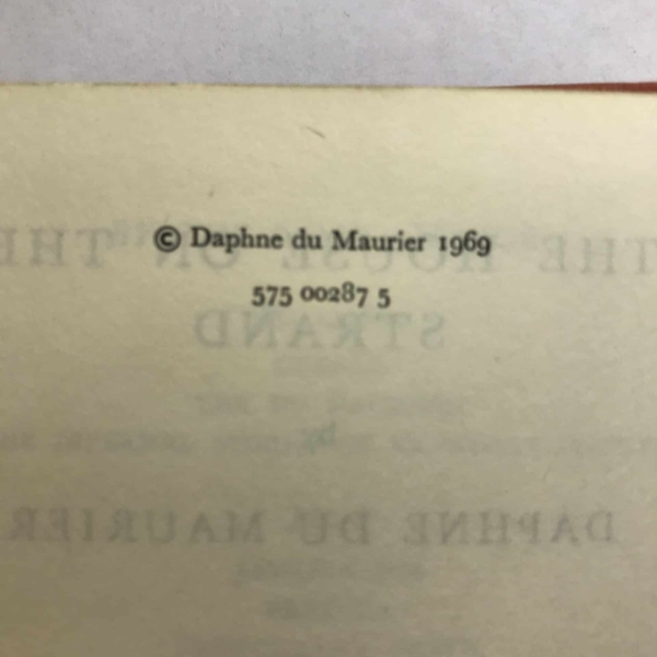 daphne du maurier the house on the strand2