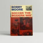 bobby moore soccer the modern way signed edition1