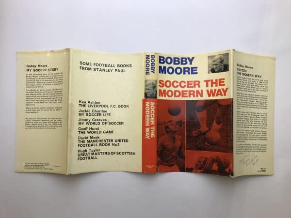 bobby moore soccer the modern way signed edition6