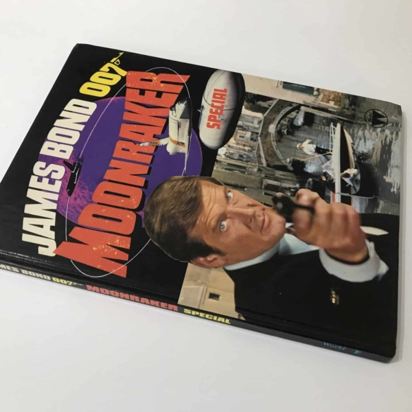 james bond 007 moonraker annual3