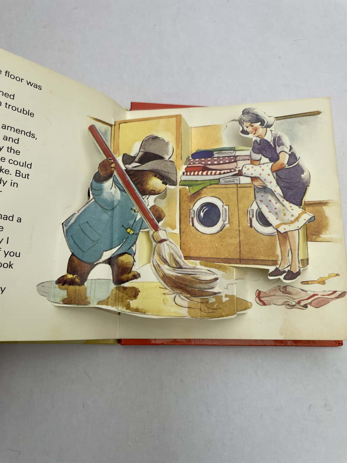 michael bond paddington at the laundarette first ed6