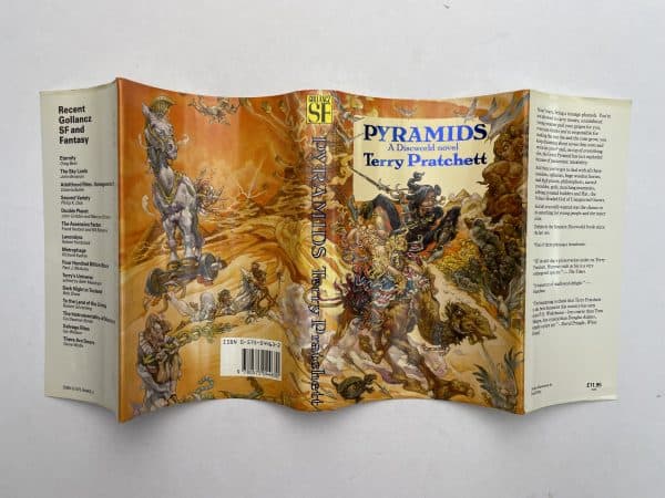 terry pratchett pyramids first edition4