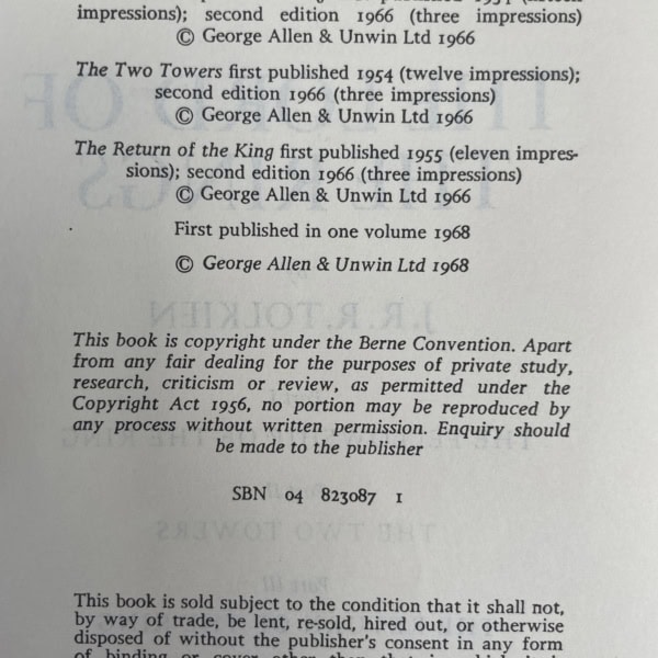 jrr tolkien the lord of the rings first paperback2