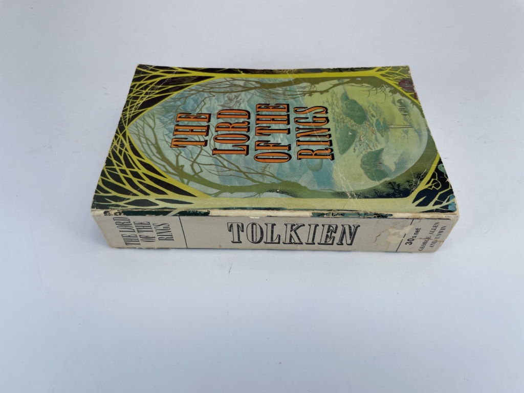 jrr tolkien the lord of the rings first paperback3