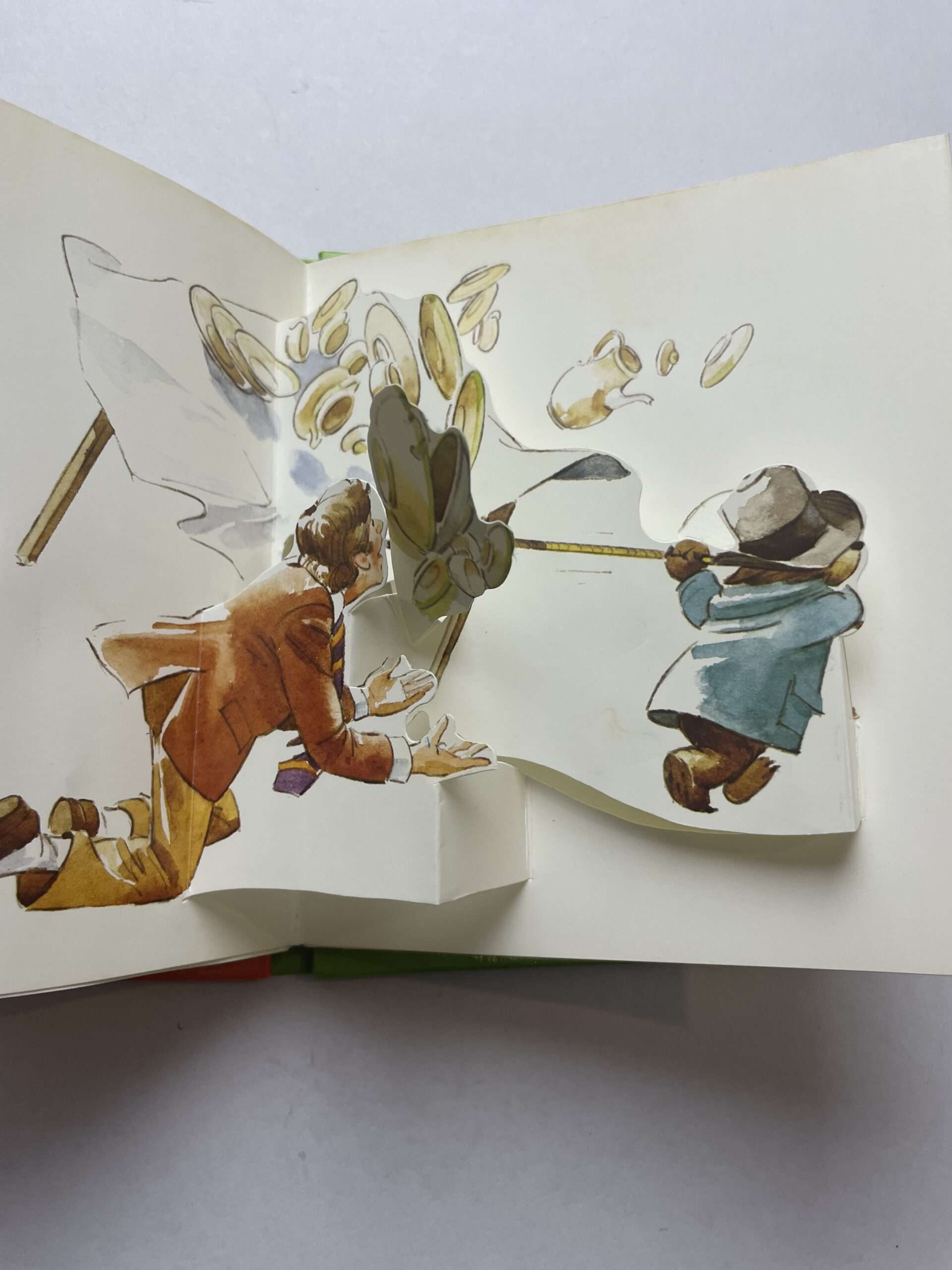 michael bond paddingtons shopping adventure 1st pop up book6