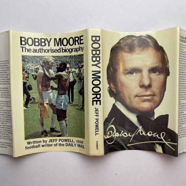 bobby moore autobiography first edition4