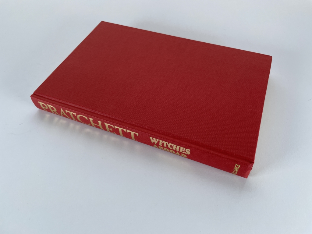 terry pratchett witches abroad first edi3