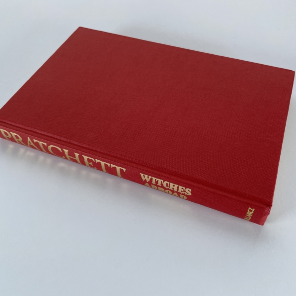terry pratchett witches abroad first edi3