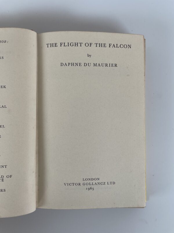 daphne du maurier the flight of the falcon first ed2