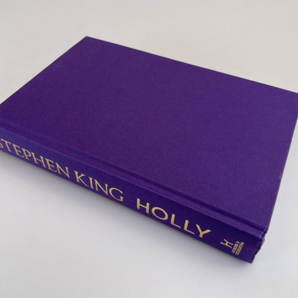 stephen king holly collectors edition3