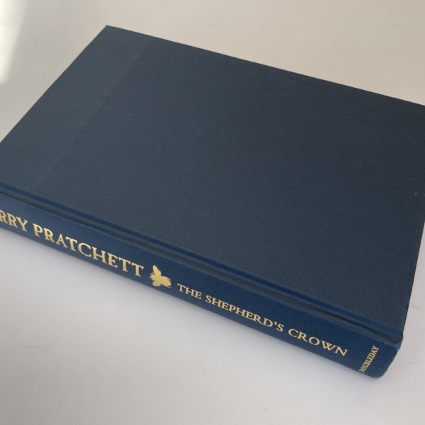 terry pratchett the shephaerds crown first ed3