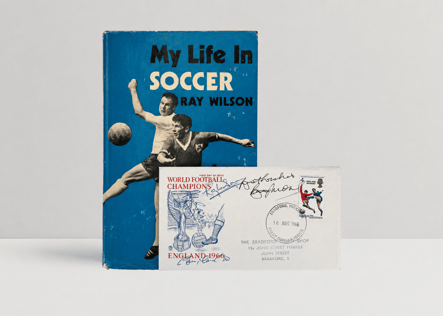 Ray Wilson - Football - Signed Postcard