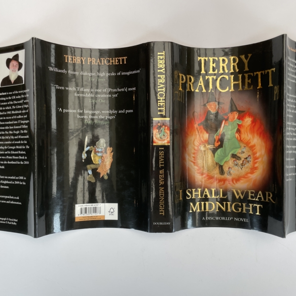 terry pratchett i shall wear midnight first edition4