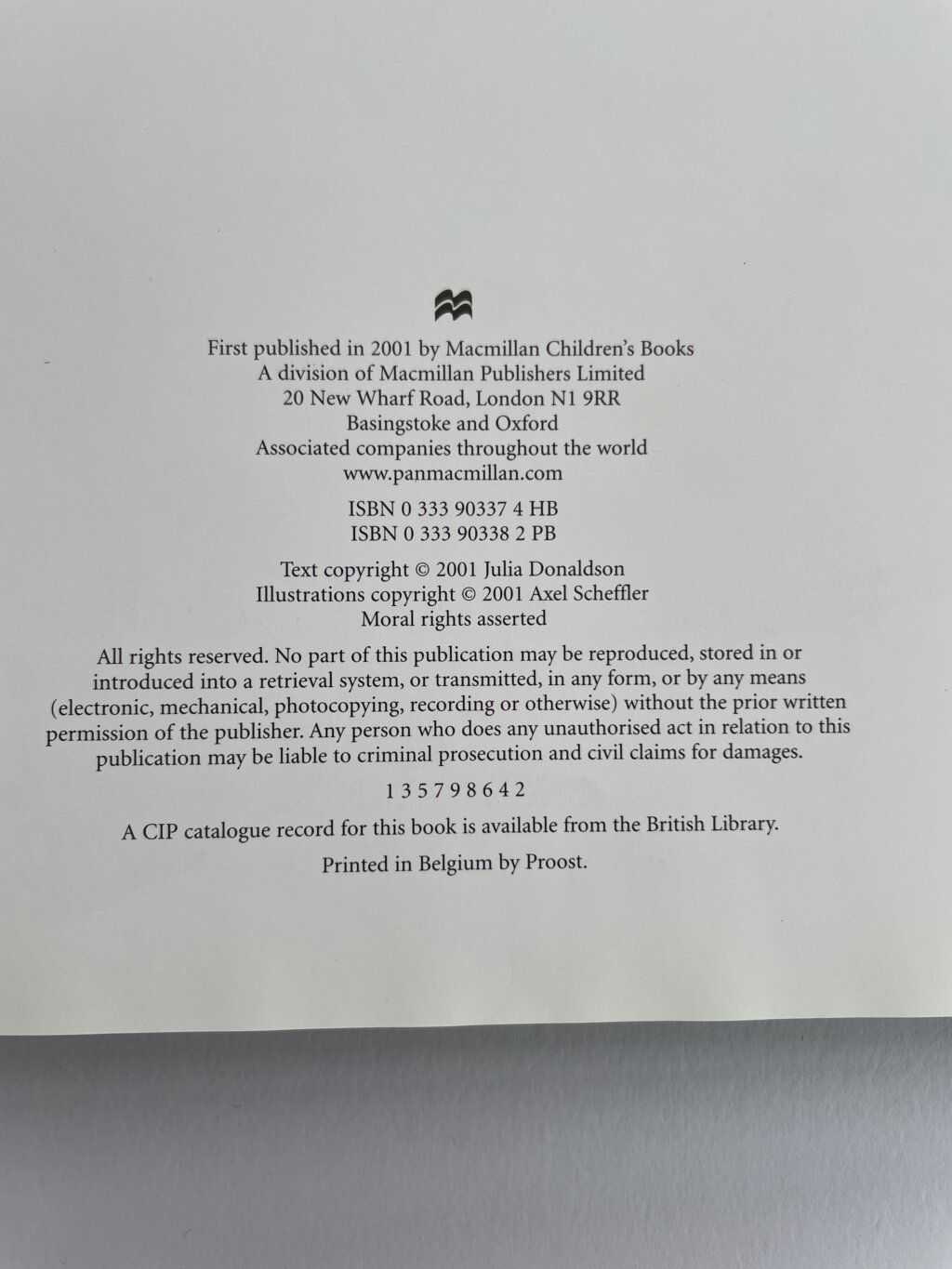 julia donaldson room on the broom no wrapper 2