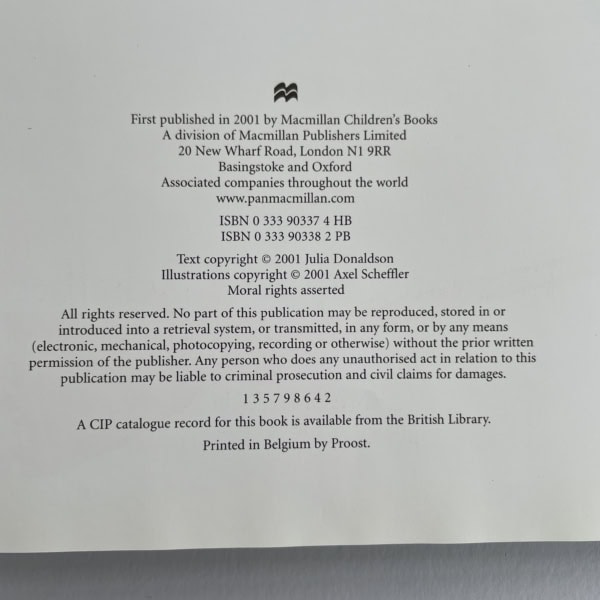 julia donaldson room on the broom no wrapper 2