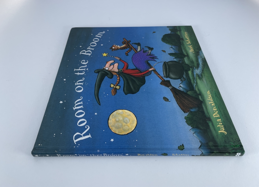 julia donaldson room on the broom no wrapper 3