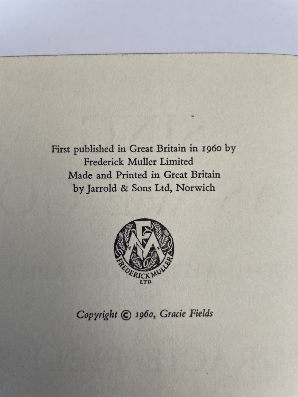 gracie fields sing as we go signed first3