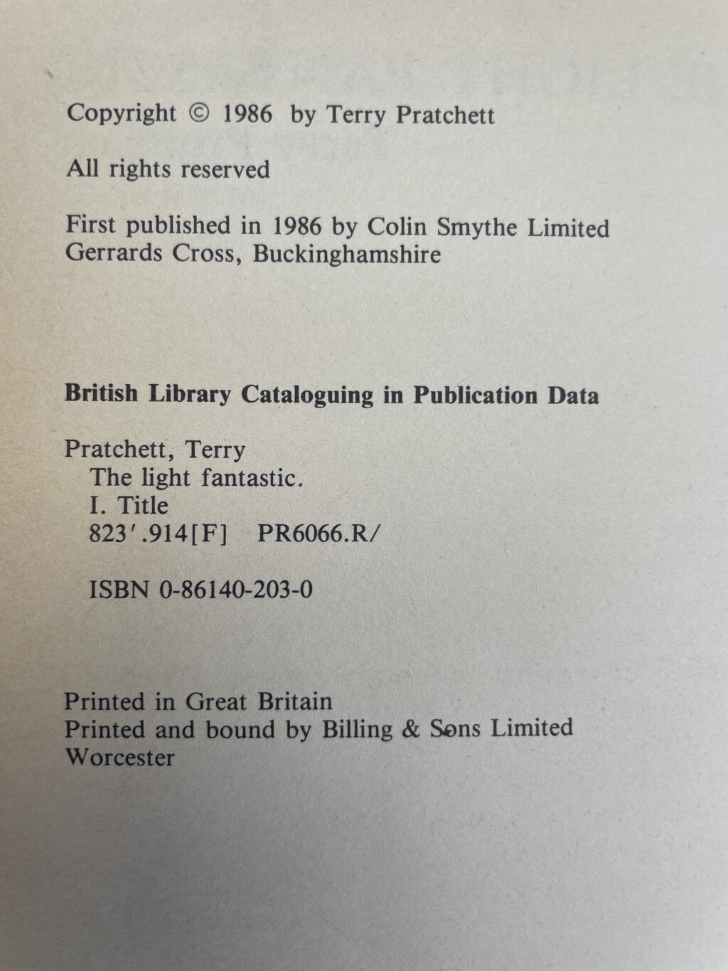 terry pratchett the light fantastic first ed2