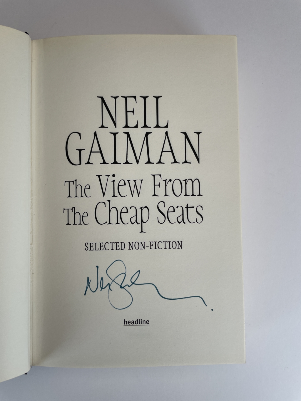 neil gaiman the view from the cheap seats signed first edi2