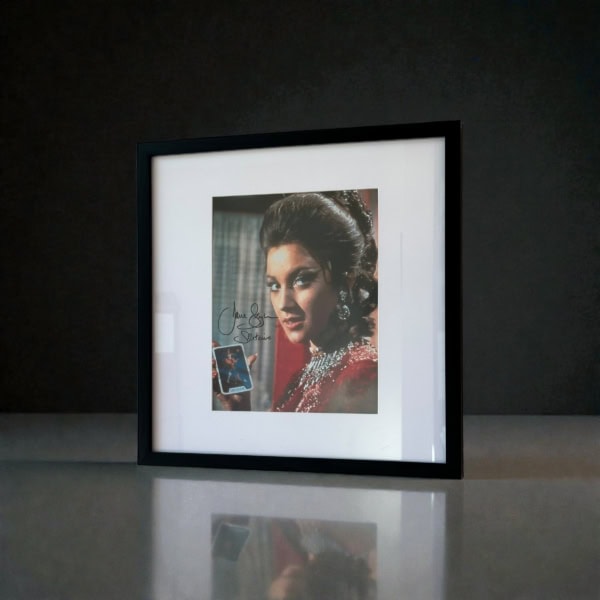 Jane Seymour - Solitaire - Signed Photo - Live and Let Die