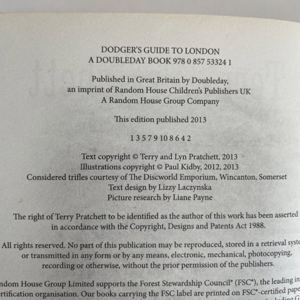 terry pratchett dodgers guide to london first edition2