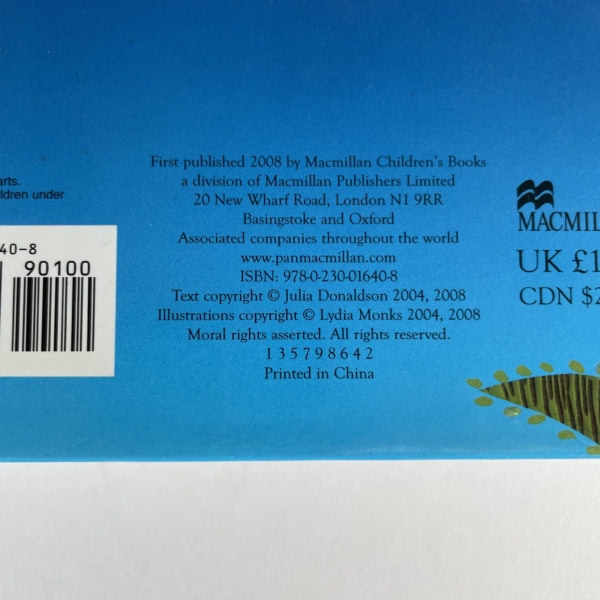 julia donaldson sharing a shell jigsaw 2