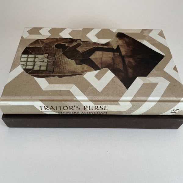 traitors purse folio3