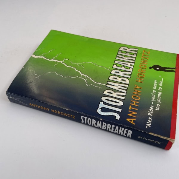 anthony horowitz stormbreaker first paperback3