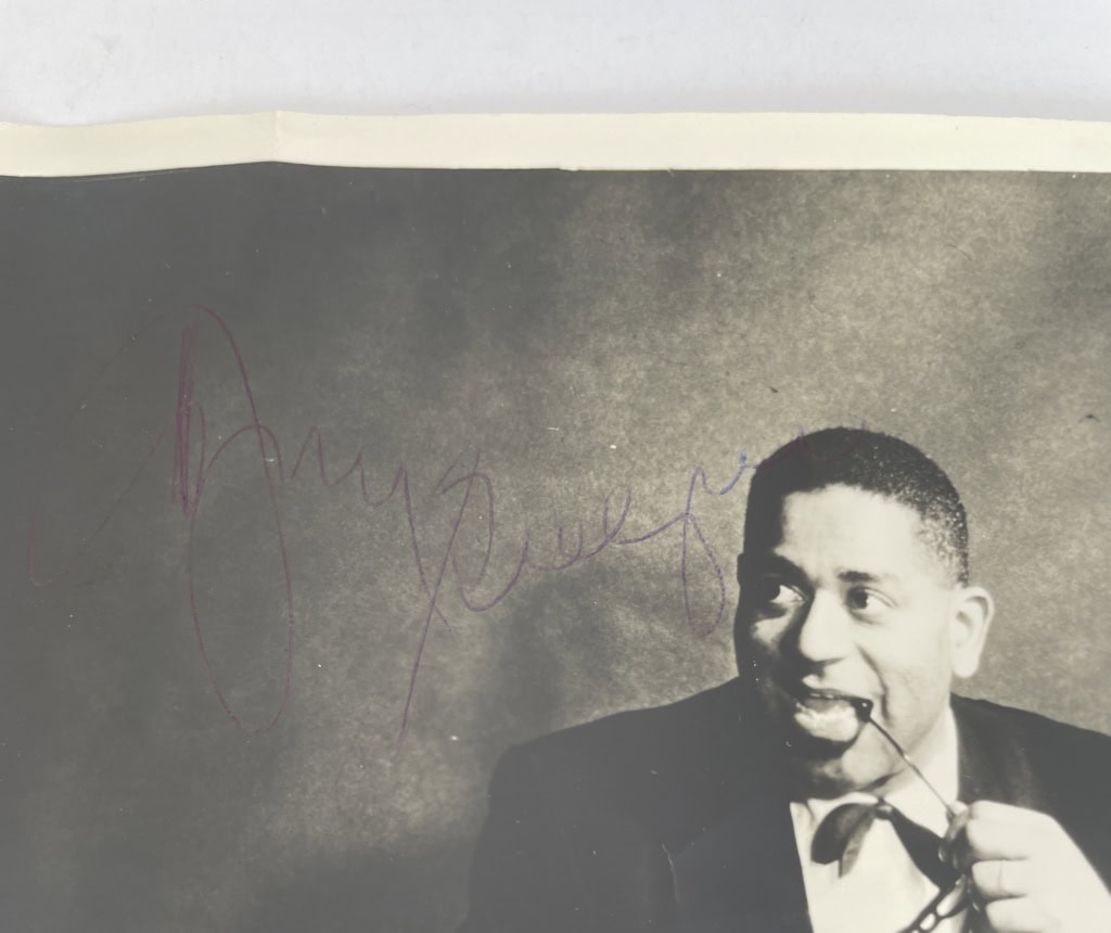 dizzy gillespe signed photo and brichure2