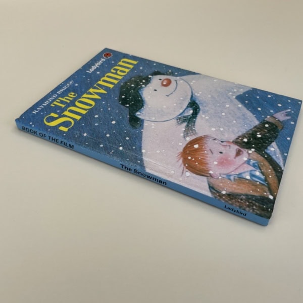 raymond briggs the snowman first ladybird book3
