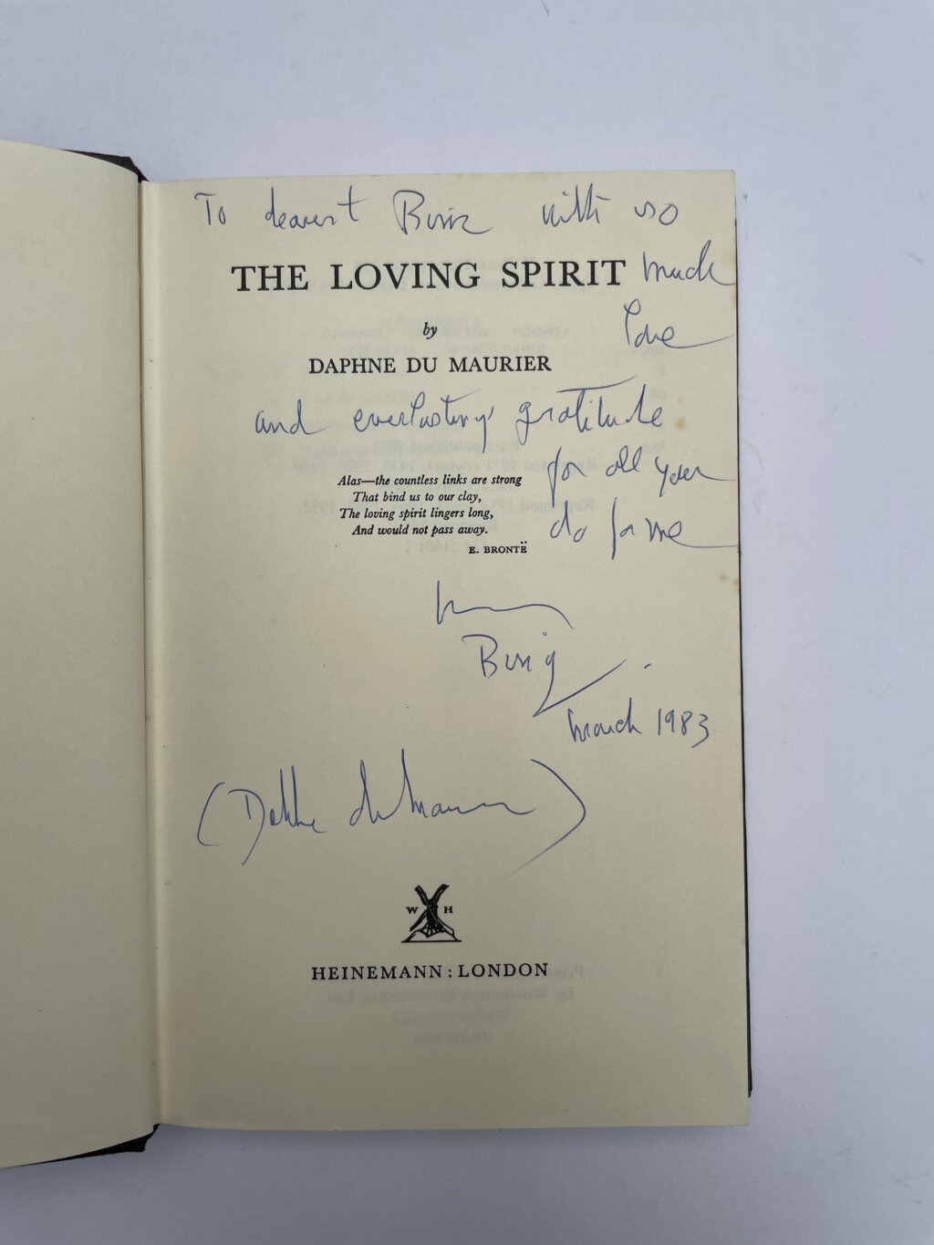 daphne du maurier the lovig spirit signed2
